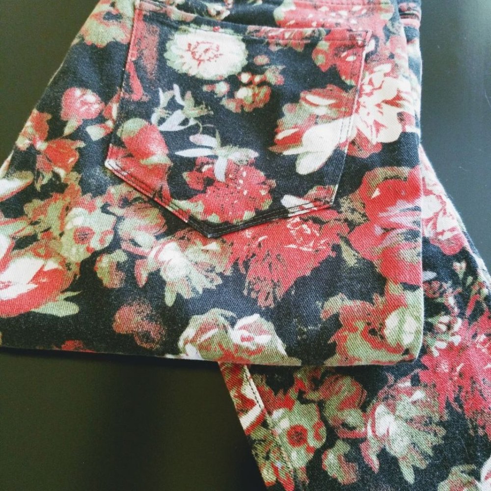 BDG Floral-Print jeans